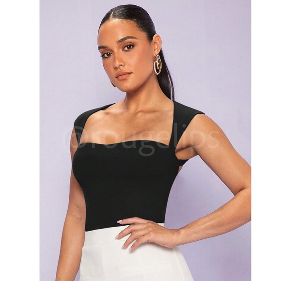 Black Slim Fit CROP Top Sweetheart Décolleté Neckline Thick and Stretchy - Picture 5 of 8